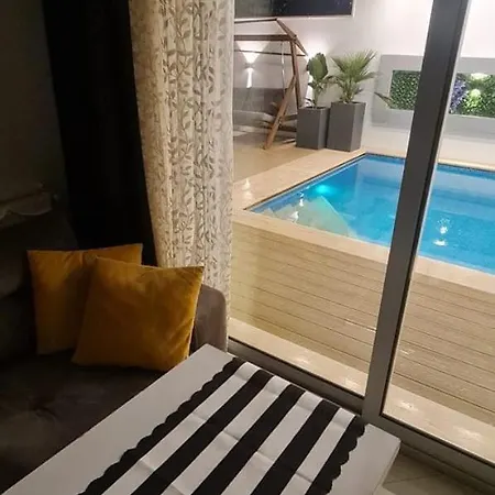 Apartment Ultra Lux Rezidans Isitmali Ozel Havuzlu Cesme