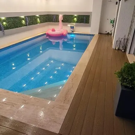 Apartment Ultra Lux Rezidans Isitmali Ozel Havuzlu